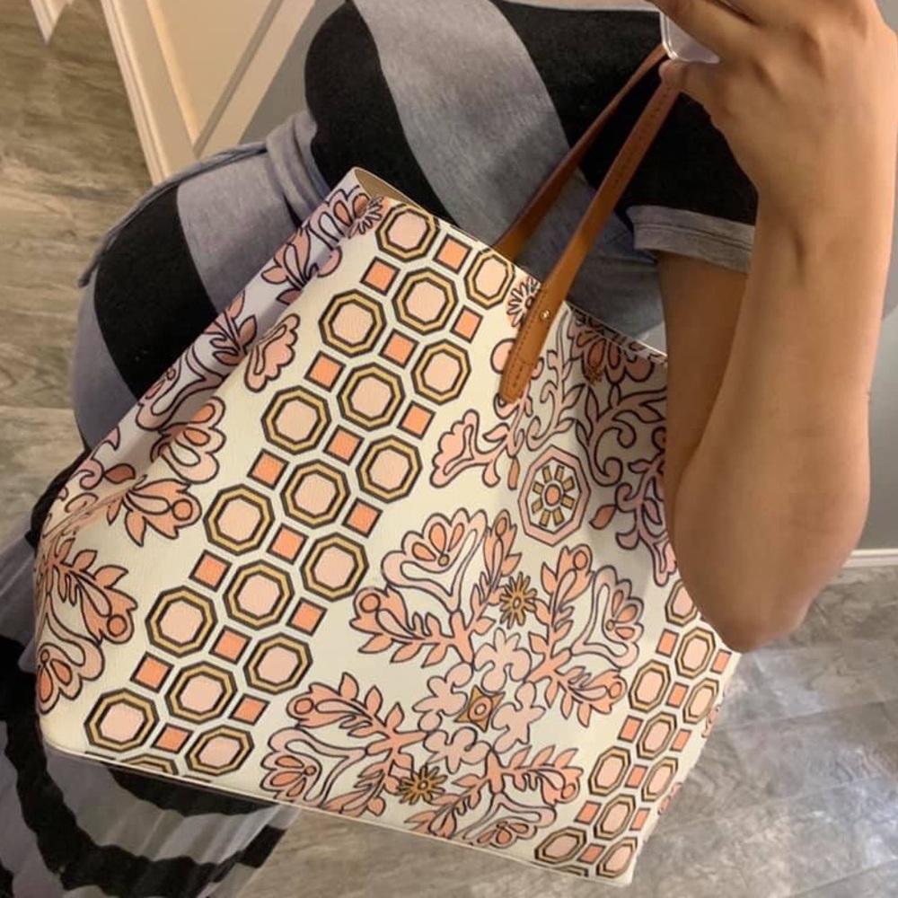 Large new Tory Burch shoulder bag 🥰 - Picture 4 of 4